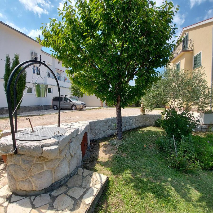 Apartments Batistic Supetarska Draga Luaran gambar