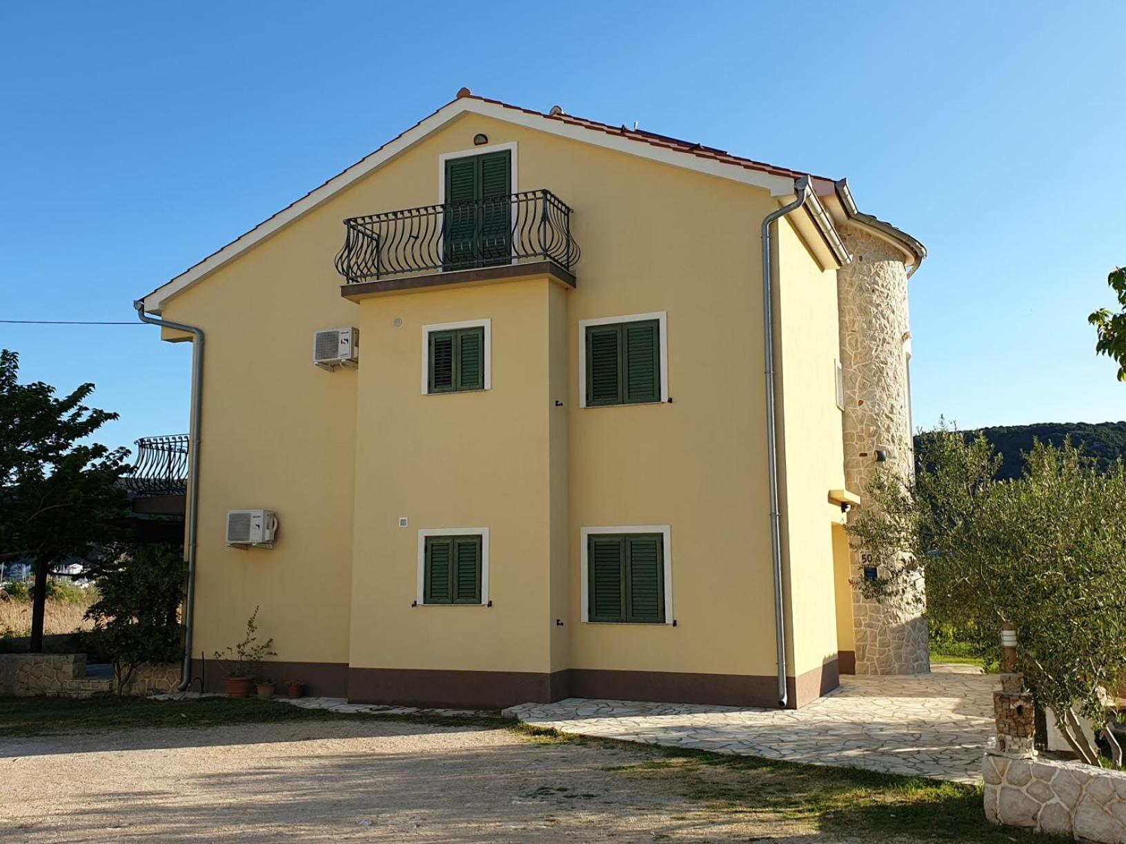 Apartments Batistic Supetarska Draga Bilik gambar